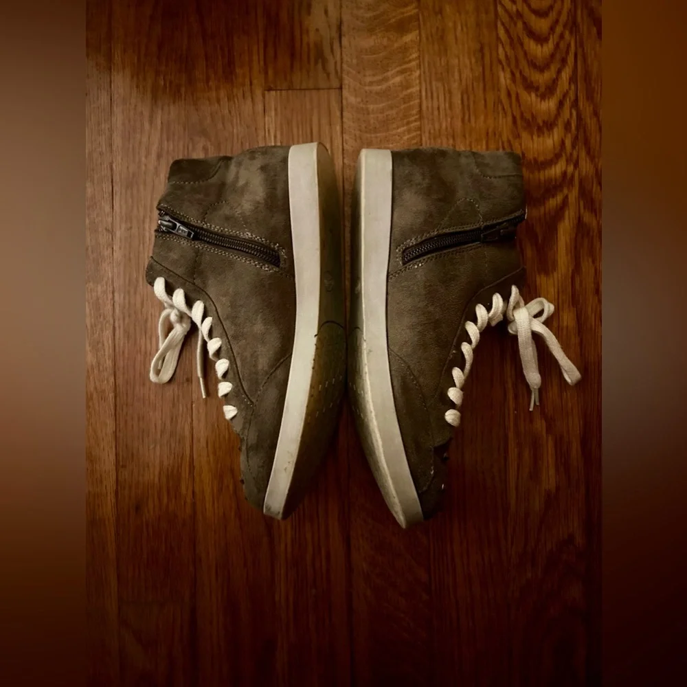 Candie’s Women’s Gold Studded Y2K Grunge Punk Brown Sz 5.5 High Top Sneakers